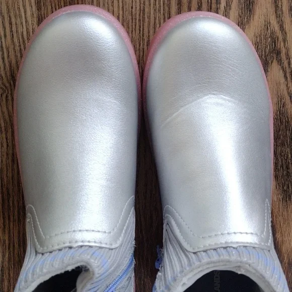Lands' End Silver and Pink Girls Ankle Boots, Size US 1 M. - Picture 6 of 7